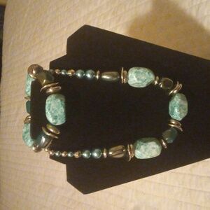 Green matching necklace and bracelet set